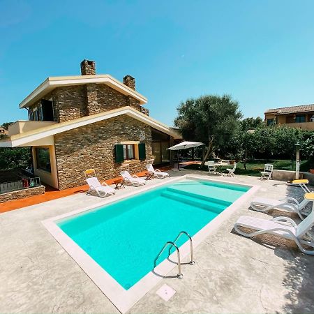 Villa Patrizia Стинтино Экстерьер фото