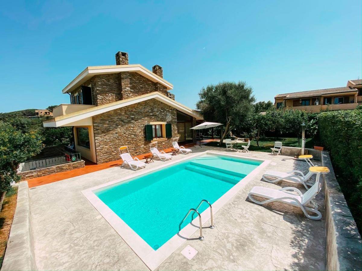 Villa Patrizia Стинтино Экстерьер фото