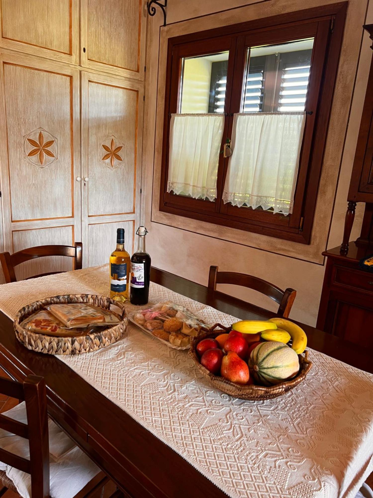 Villa Patrizia Стинтино Экстерьер фото